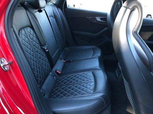 Used 2020 Audi S4 Premium Plus w/ Premium Plus Package image 38