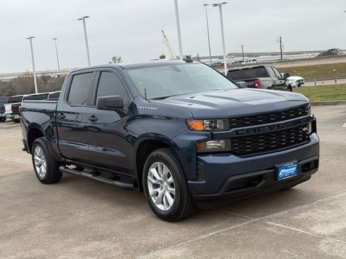 Used 2020 Chevrolet Silverado 1500 Custom w/ Custom Value Package image 5