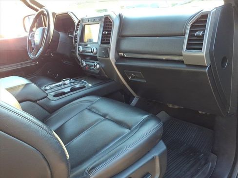 Used 2021 Ford Expedition XLT image 10