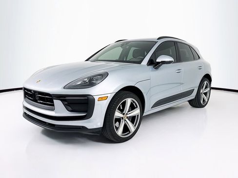 Certified 2023 Porsche Macan Turbo image 1