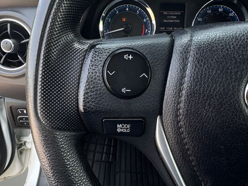 Used 2017 Toyota Corolla LE FWD image 19