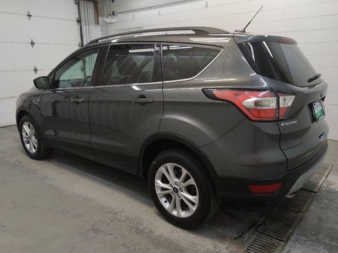 Used 2017 Ford Escape SE w/ Equipment Group 201A FWD image 3