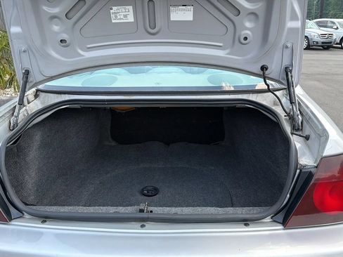 Used 2004 Chevrolet Impala w/ Preferred Equipment Group FWD image 16