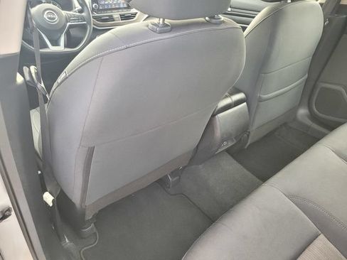 Used 2024 Nissan Altima 2.5 SV FWD image 14