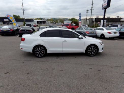 Used 2013 Volkswagen Jetta GLI Autobahn FWD image 5