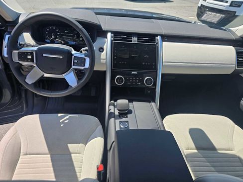 Used 2025 Land Rover Discovery S AWD/4WD image 24