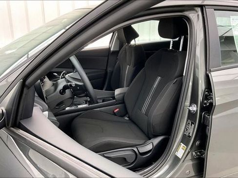 New 2026 Hyundai Elantra Hybrid FWD image 11