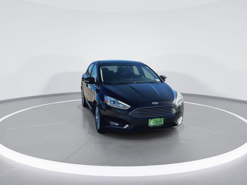 Used 2018 Ford Focus Titanium image 3