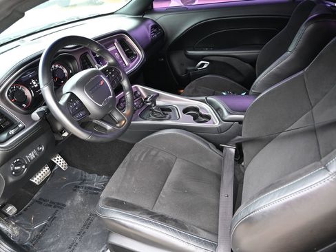 Used 2022 Dodge Challenger R/T w/ Plus Package image 10