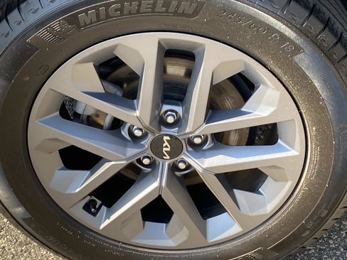 Used 2024 Kia Telluride LX AWD/4WD image 25