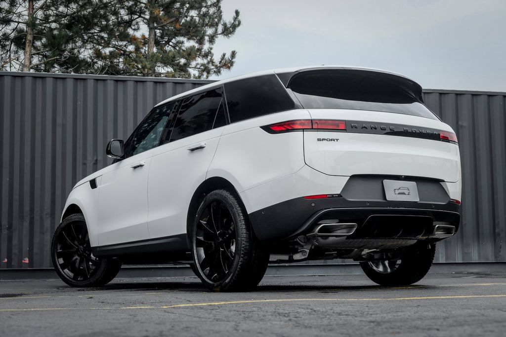 New 2026 Land Rover Range Rover Sport SE AWD/4WD image 2