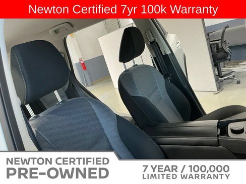 Used 2023 Nissan Rogue SV AWD/4WD image 17