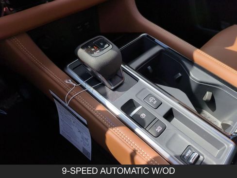 New 2026 Nissan Pathfinder Platinum image 16