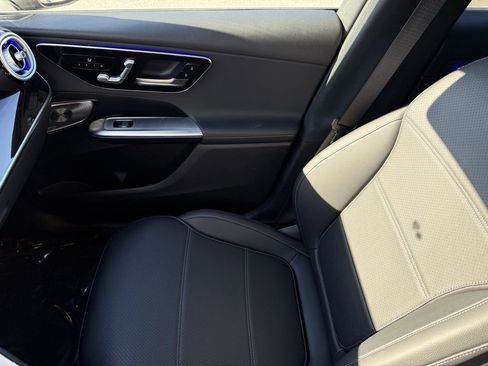 Certified 2025 Mercedes-Benz GLC 300 4MATIC image 21