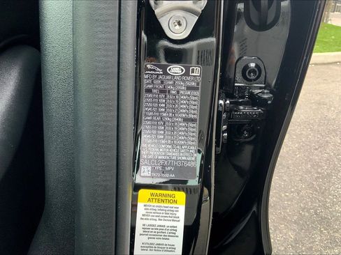 New 2026 Land Rover Discovery Sport Landmark image 18