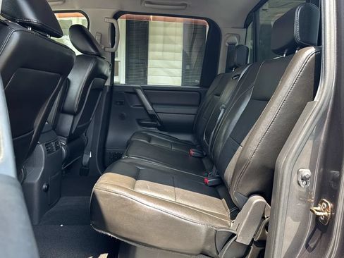 Used 2010 Nissan Titan LE AWD/4WD image 14
