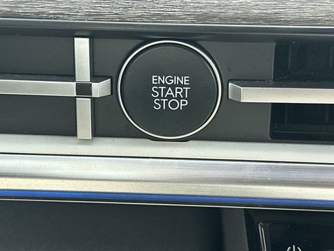 Used 2024 Hyundai Santa Fe Limited image 23