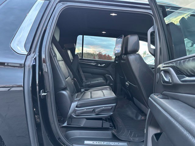 Used 2022 GMC Yukon XL Denali w/ Denali Ultimate Package AWD/4WD image 14