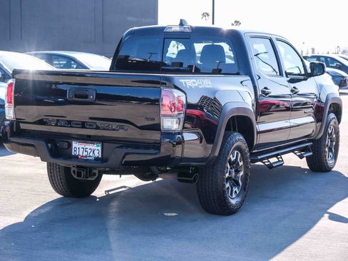 Certified 2022 Toyota Tacoma TRD Off-Road w/ TRD Premium Off Road Package AWD/4WD image 4