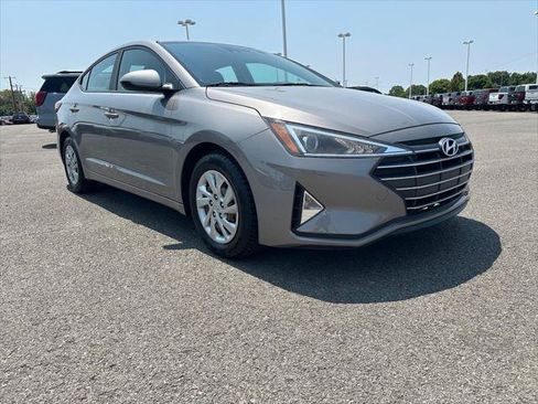 Used 2020 Hyundai Elantra SE w/ Cargo Package (C1) FWD image 3