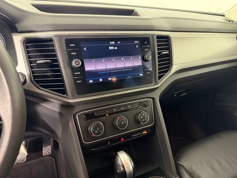 Used 2018 Volkswagen Atlas Launch Edition FWD image 14