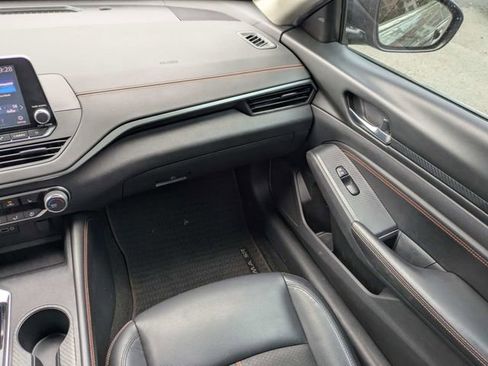 Used 2020 Nissan Altima 2.5 SR w/ Premium Package FWD image 16