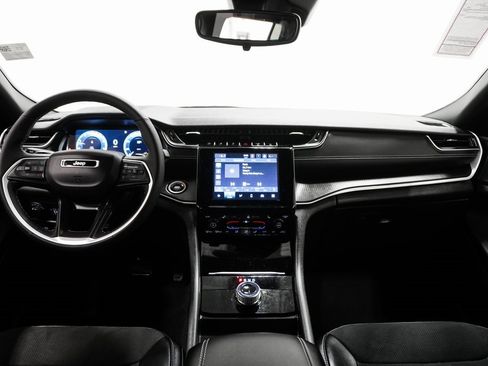 Certified 2024 Jeep Grand Cherokee L Laredo image 12