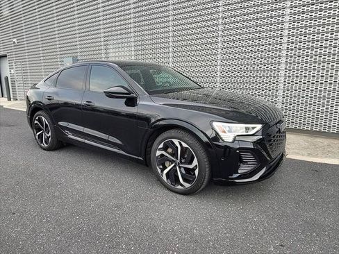 Used 2024 Audi Q8 e-tron Premium Plus w/ Premium Plus Package AWD/4WD image 2