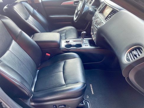 Used 2017 Nissan Pathfinder SL w/ SL Tech Package AWD/4WD image 11
