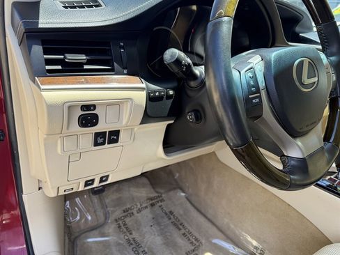 Used 2015 Lexus ES 350 w/ Premium Package FWD image 8