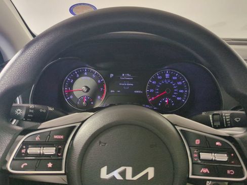 Used 2023 Kia Forte LXS w/ LXS Technology Package FWD image 31
