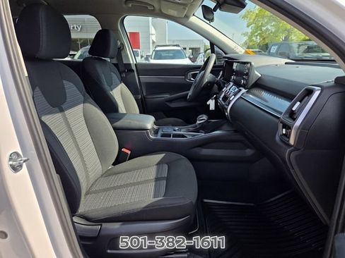 Used 2023 Kia Sorento LX FWD image 18
