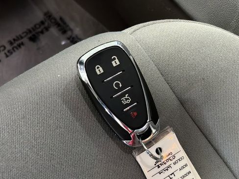 Used 2021 Chevrolet Malibu LT FWD image 37