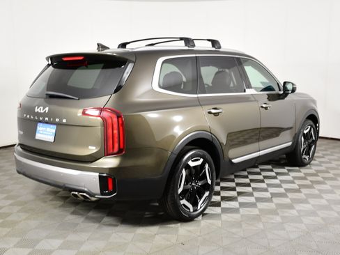Used 2025 Kia Telluride S AWD/4WD image 6