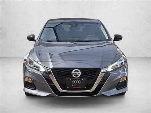 Used 2022 Nissan Altima 2.5 SR FWD image 2