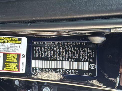 Used 2024 Toyota Camry XLE FWD image 24