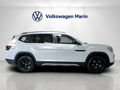 New 2026 Volkswagen Atlas Peak Edition image 6