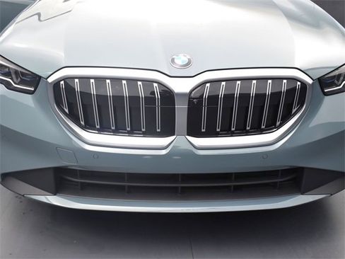 New 2024 BMW 530i w/ Premium Package image 25