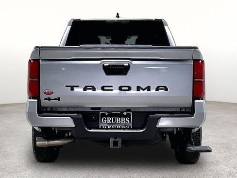 Used 2025 Toyota Tacoma SR5 AWD/4WD image 5
