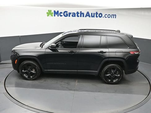 Used 2023 Jeep Grand Cherokee Altitude AWD/4WD image 25