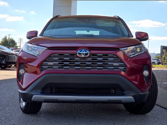 Used 2019 Toyota RAV4 Limited w/ Limited Grade Weather Package AWD/4WD image 3