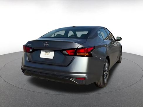 Used 2025 Nissan Altima 2.5 SV image 12