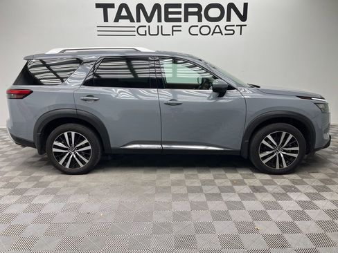 Used 2025 Nissan Pathfinder Platinum image 4