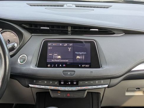 Used 2019 Cadillac XT4 Luxury FWD image 19