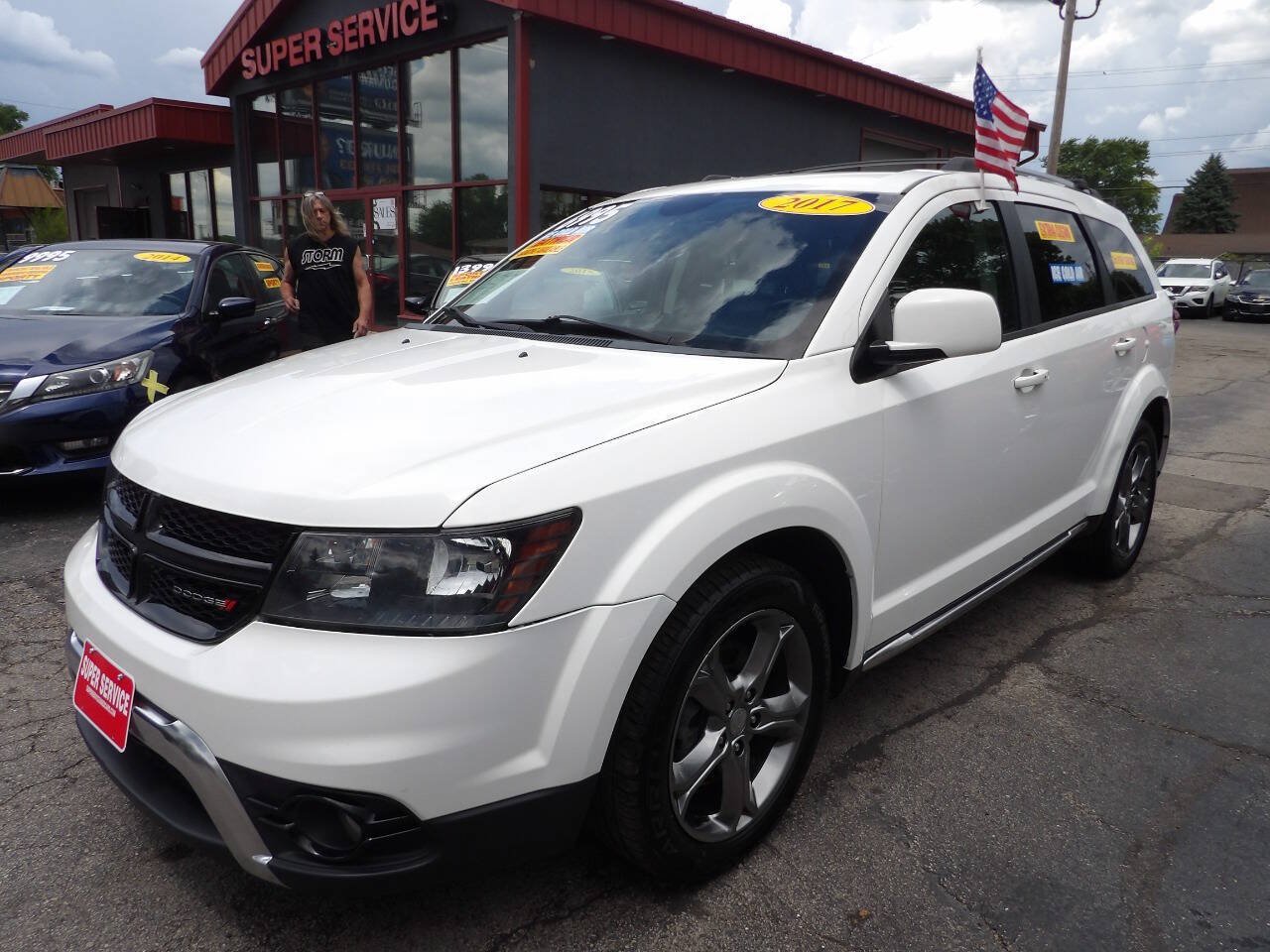 Used 2017 Dodge Journey Crossroad FWD image 1