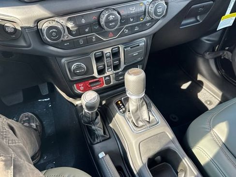 New 2026 Jeep Gladiator Mojave AWD/4WD image 33