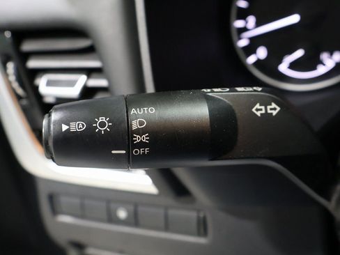 Used 2023 Nissan Rogue SL w/ SL Premium Package image 39