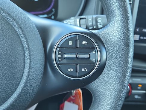 Certified 2023 Kia Soul LX w/ LX Technology Package image 12