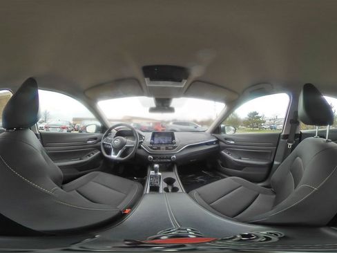 Used 2025 Nissan Altima 2.5 SV image 42