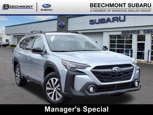 Used 2025 Subaru Outback Premium image 1